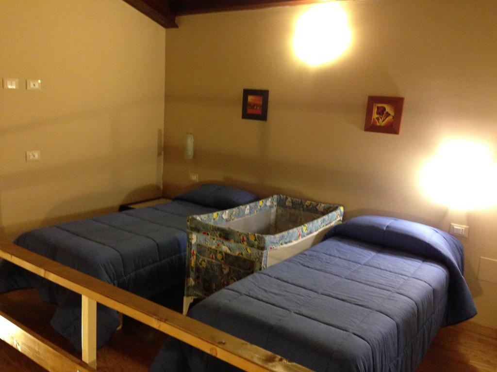La Chioccia Hotel Valmontone Kamer foto