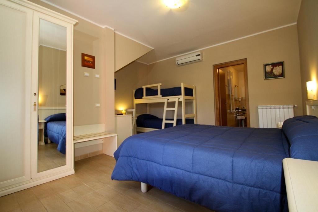 La Chioccia Hotel Valmontone Kamer foto