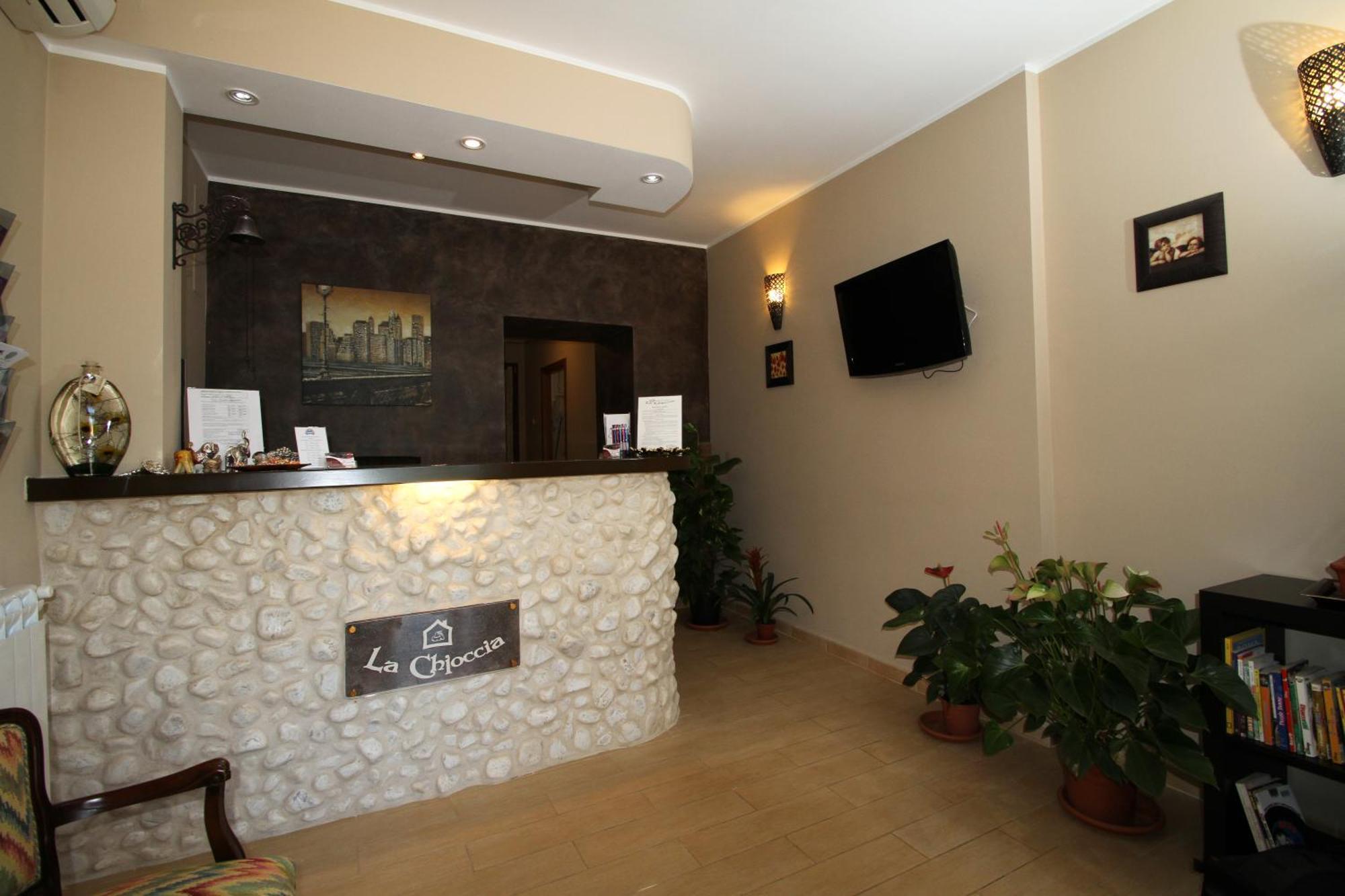 La Chioccia Hotel Valmontone Buitenkant foto